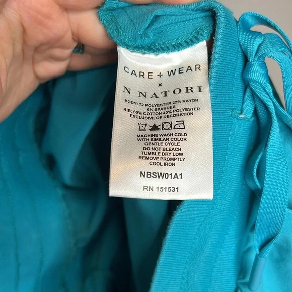 Care and Wear Women's Teal Scrub Set Flexible Material and Lots of Pockets - Picture 14 of 15